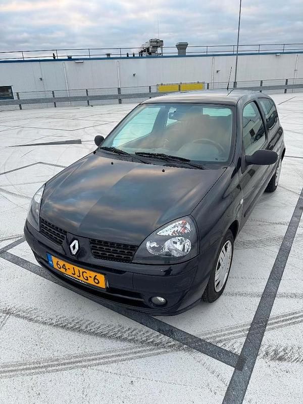 Occasion 2003 Renault Clio II | € 1.250 (Eerlijke prijs) - Afbeelding 1/4