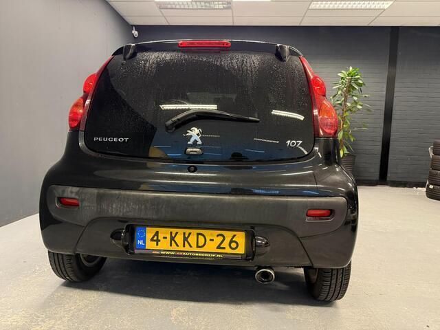 Occasion Peugeot 107 Envy 68 PK (50 kW) 2013 Zwart Hatchback
