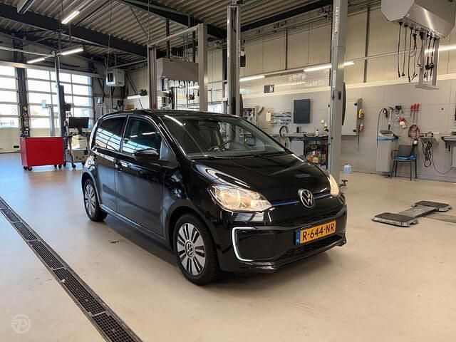 Occasion VW e-up! Style 61 kW (83 PK) 2021 Zwart (metallic) Hatchback
