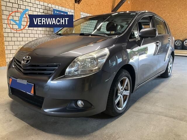 Grijs Gebruikt 2010 Toyota Verso Edition MPV | € 11.950 (Eerlijke prijs) - Afbeelding 1/4