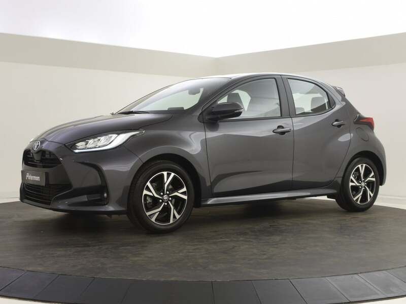 Grijs Gebruikt 2024 Toyota Yaris Edition Hatchback | € 24.400 (Eerlijke prijs) - Afbeelding 1/4