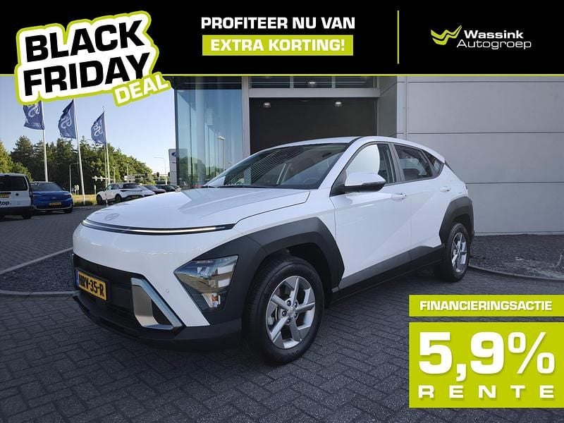 Wit Gebruikt 2024 Hyundai Kona Comfort SUV | € 29.499 (Eerlijke prijs) - Afbeelding 1/3