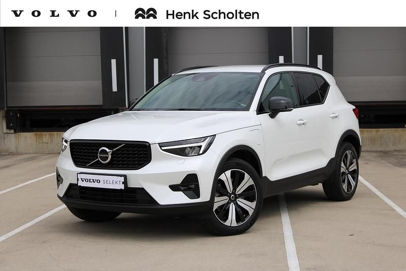 Wit Gebruikt 2022 Volvo XC40 Inscription SUV | € 43.950 (Duur) - Afbeelding 1/4