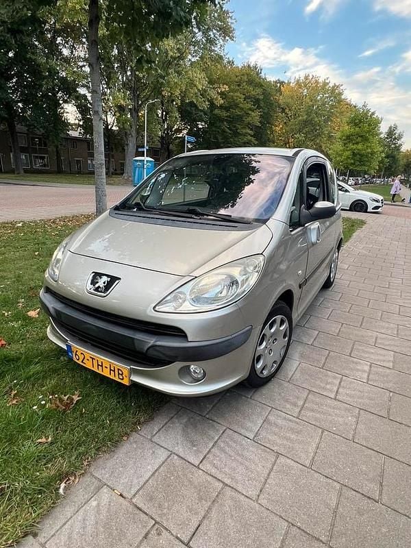Gebruikt 2006 Peugeot 1007 Hatchback | € 1.850 (Super prijs) - Afbeelding 1/4
