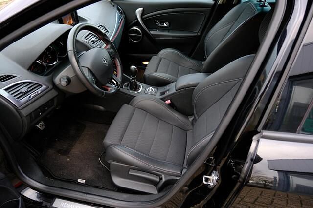 Occasion Renault Mégane GrandTour GT 180 PK (132 kW) 2012 Zwart Stationwagen