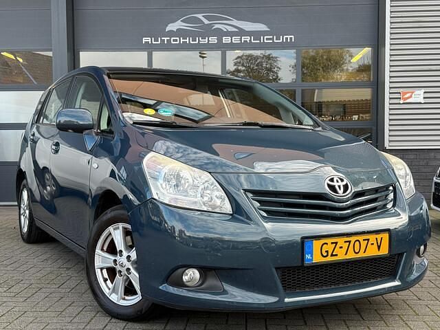 Blauw (metallic) Gebruikt 2010 Toyota Verso Business Edition MPV | € 8.940 (Eerlijke prijs) - Afbeelding 1/4