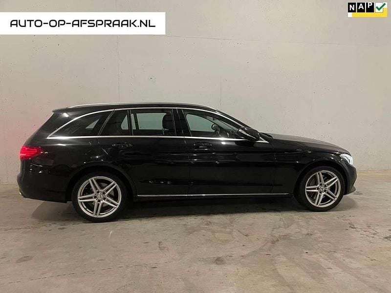Zwart Occasion 2015 Mercedes C350e Stationwagen | € 10.787 (Goede deal) - Afbeelding 1/4