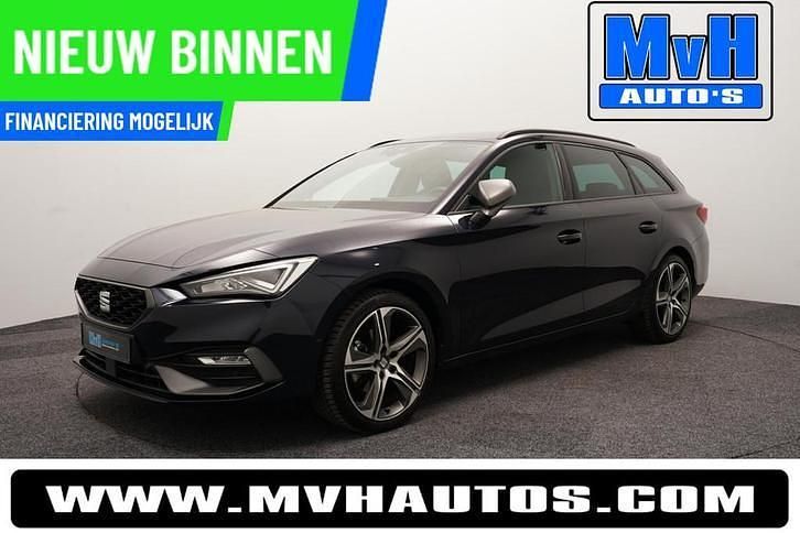 Blauw (metallic) Occasion 2022 Seat Leon Business Stationwagen | € 19.999 (Eerlijke prijs) - Afbeelding 1/4