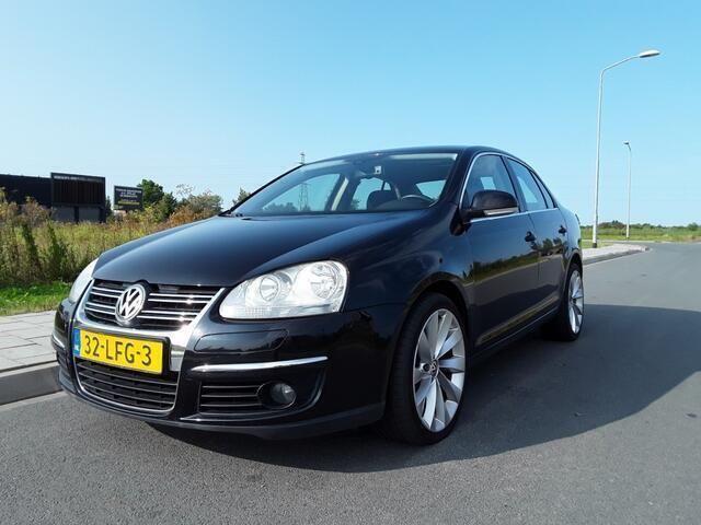 Zwart Gebruikt 2010 VW Jetta Comfortline Sedan | € 4.150 (Eerlijke prijs) - Afbeelding 1/4
