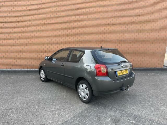 Occasion Toyota Corolla 110 PK (80 kW) 2004 Grijs Hatchback