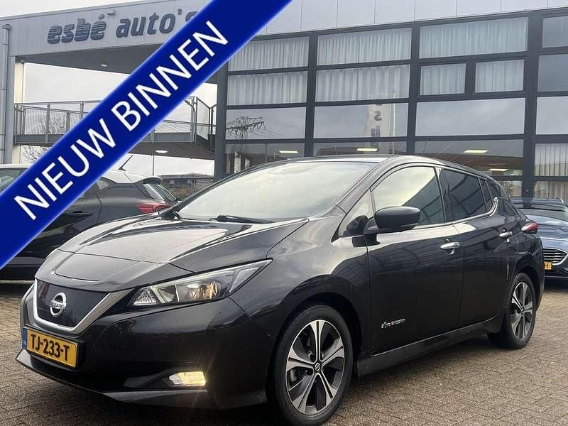 Zwart Gebruikt 2018 Nissan Leaf Hatchback | € 10.950 (Goede deal) - Afbeelding 1/4