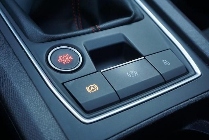 Occasion Seat Leon FR 112 PK (82 kW) 2020 Rood Hatchback