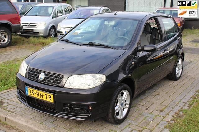 Zwart Gebruikt 2006 Fiat Punto Hatchback | € 950 (Goede deal) - Afbeelding 1/4