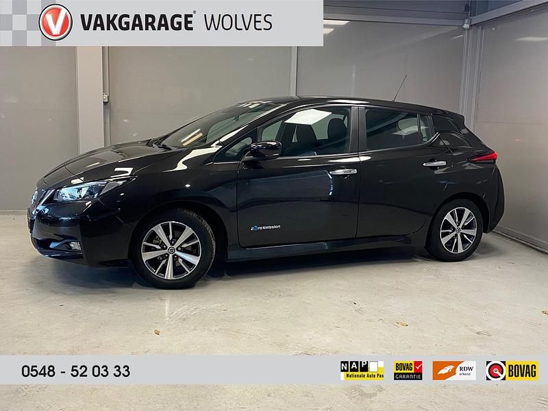 Zwart (metallic) Occasion 2021 Nissan Leaf Acenta Hatchback | € 14.400 (Eerlijke prijs) - Afbeelding 1/4