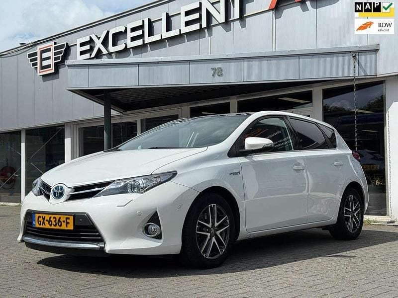 Wit Gebruikt 2015 Toyota Auris Hybrid Hatchback | € 9.450 (Goede deal) - Afbeelding 1/4