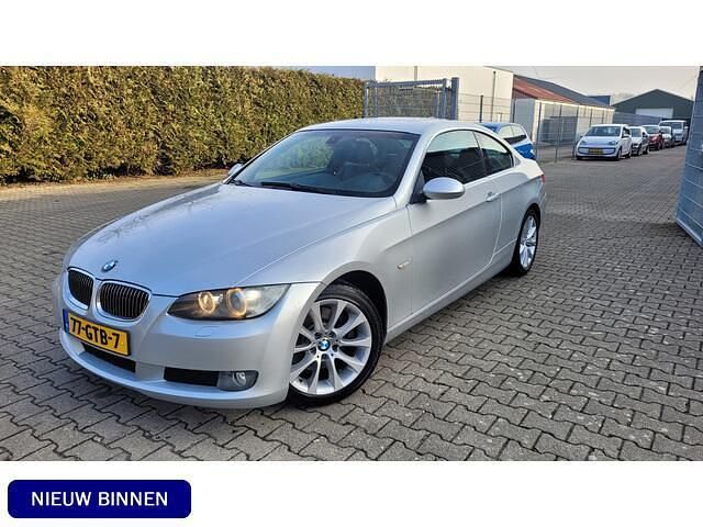 Grijs Occasion 2008 BMW 325 Executive Coupé | € 9.950 (Eerlijke prijs) - Afbeelding 1/4