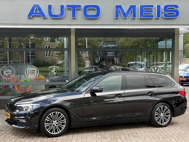 Zwart Gebruikt 2018 BMW 520 Executive Stationwagen | € 19.900 (Goede deal) - Afbeelding 1/4