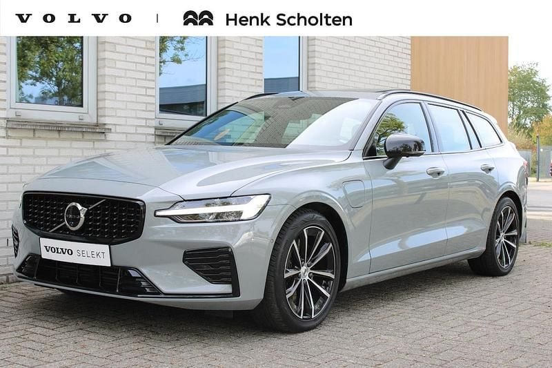 Grijs Occasion 2024 Volvo V60 Plus Stationwagen | € 42.950 (Eerlijke prijs) - Afbeelding 1/4
