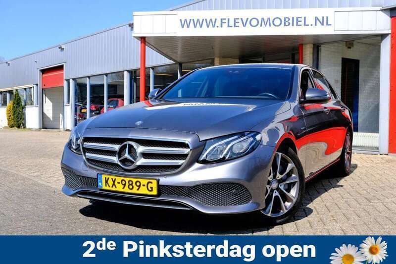 Grijs, metallic lak Gebruikt 2016 Mercedes E350 Edition Sedan | € 24.750 (Eerlijke prijs) - Afbeelding 1/4