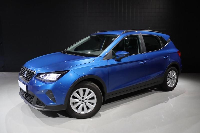 Blauw (metallic) Occasion 2024 Seat Arona Style SUV | € 21.450 (Goede deal) - Afbeelding 1/4