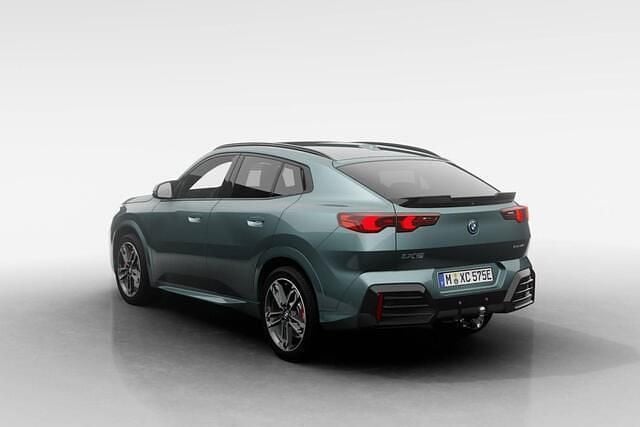 Nieuw BMW iX2 M Sport 150 kW (204 PK) 2025 Cape york green metallic (c5y) (groen metallic) SUV