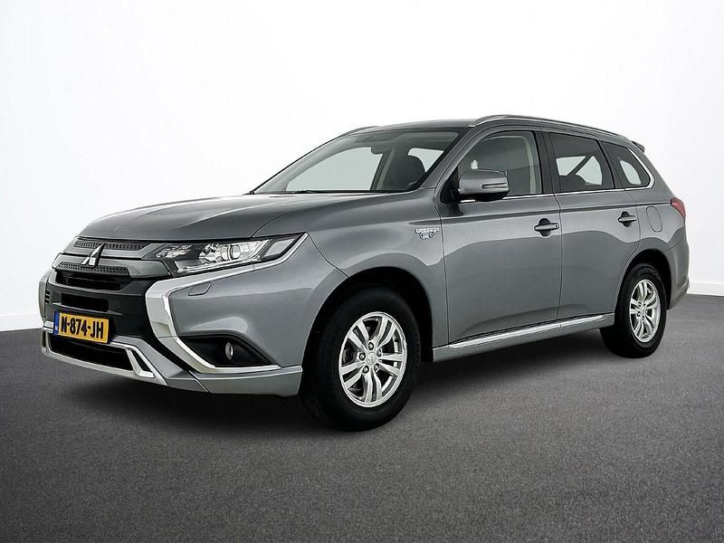 Grijs Gebruikt 2021 Mitsubishi Outlander SUV | € 20.890 - Afbeelding 1/4