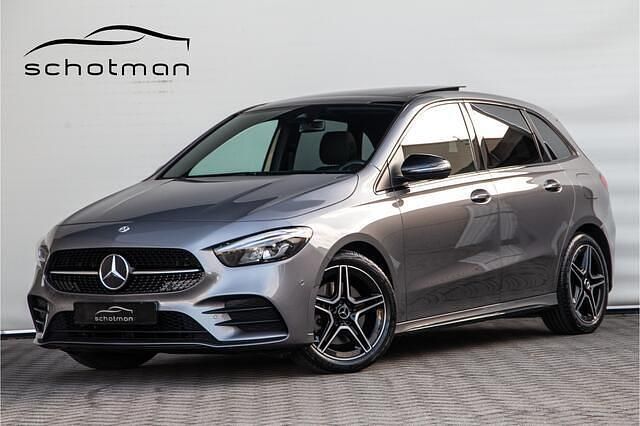Grijs Occasion 2021 Mercedes B250 AMG MPV | € 31.500 (Eerlijke prijs) - Afbeelding 1/4