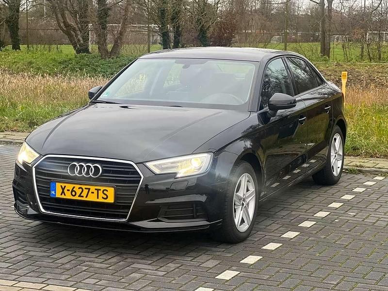 Zwart Gebruikt 2017 Audi A3 Sedan | € 14.000 (Super prijs) - Afbeelding 1/4