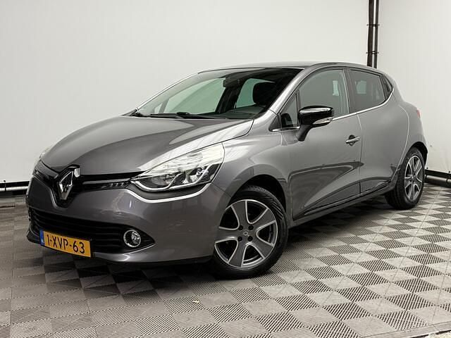 Grijs Gebruikt 2014 Renault Clio IV Night&Day Hatchback | € 5.975 (Eerlijke prijs) - Afbeelding 1/4
