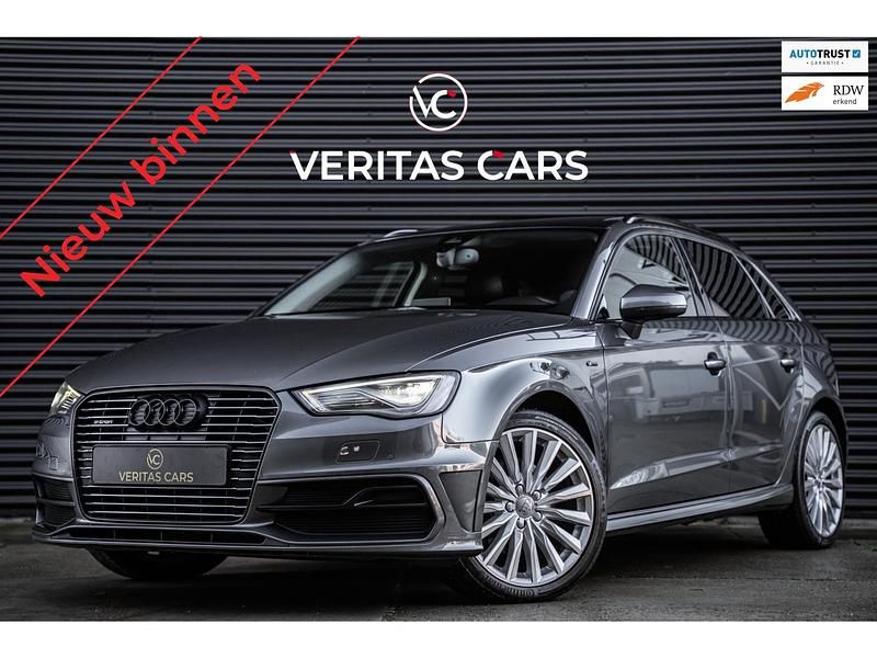 Grijs Gebruikt 2015 Audi A3 Ambition Hatchback | € 15.940 (Iets duurder) - Afbeelding 1/4