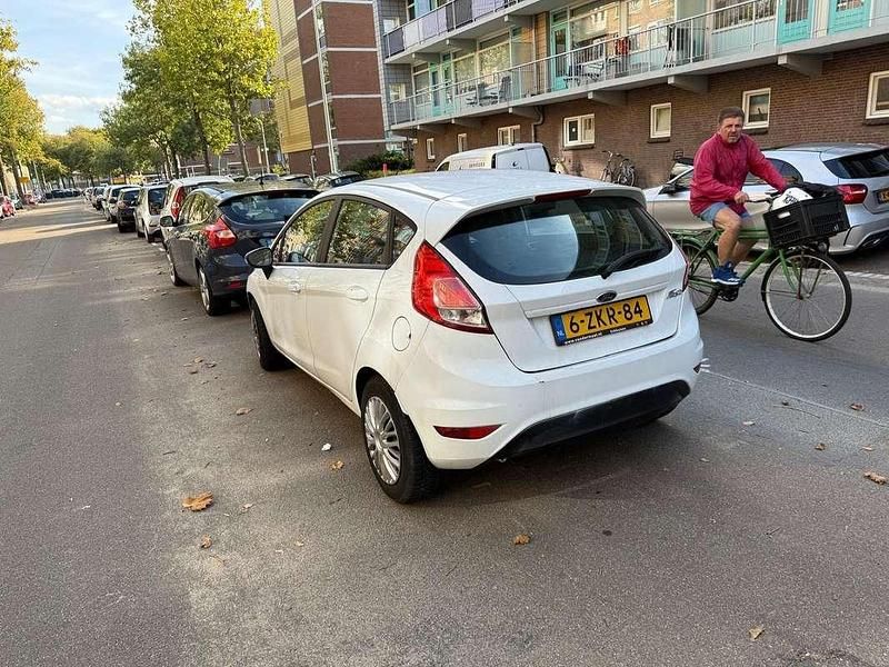 Occasion 2015 Ford Fiesta Style Hatchback | € 5.000 (Goede deal) - Afbeelding 1/4