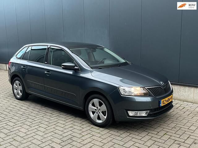 Grijs Occasion 2017 Skoda Rapid Joy Hatchback | € 11.850 (Iets duurder) - Afbeelding 1/4