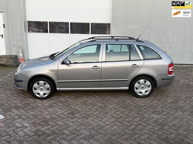Beige Gebruikt 2007 Skoda Fabia Stationwagen | € 1.600 (Eerlijke prijs) - Afbeelding 1/4