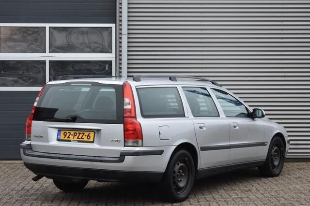 Occasion Volvo V70 140 PK (102 kW) 2002 Grijs Stationwagen