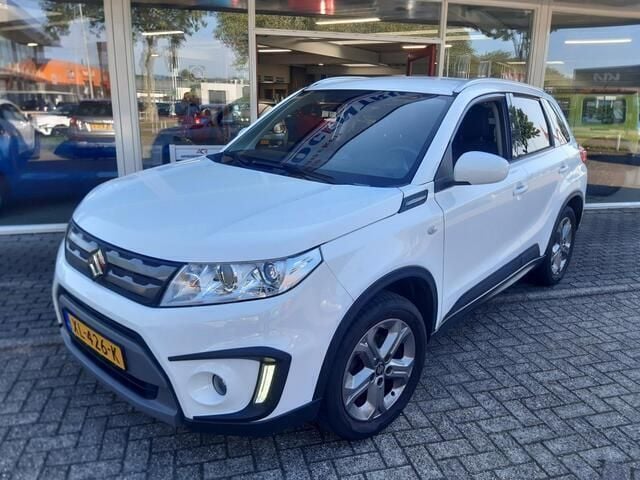 Occasion Suzuki Vitara Exclusive 120 PK (88 kW) 2017 Wit, metallic lak SUV