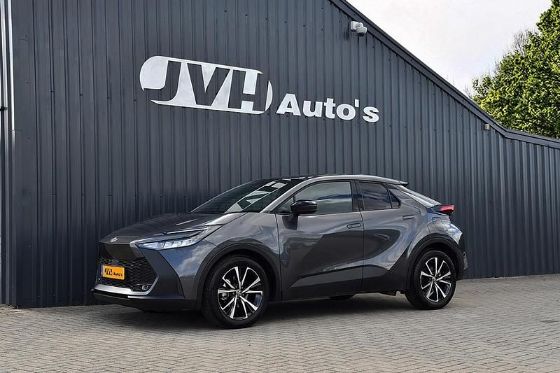 Grijs Gebruikt 2025 Toyota C-HR SUV | € 30.850 (Super prijs) - Afbeelding 1/1