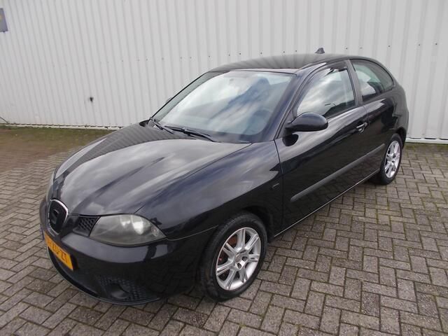Zwart Gebruikt 2008 Seat Ibiza Hatchback | € 2.195 (Eerlijke prijs) - Afbeelding 1/4