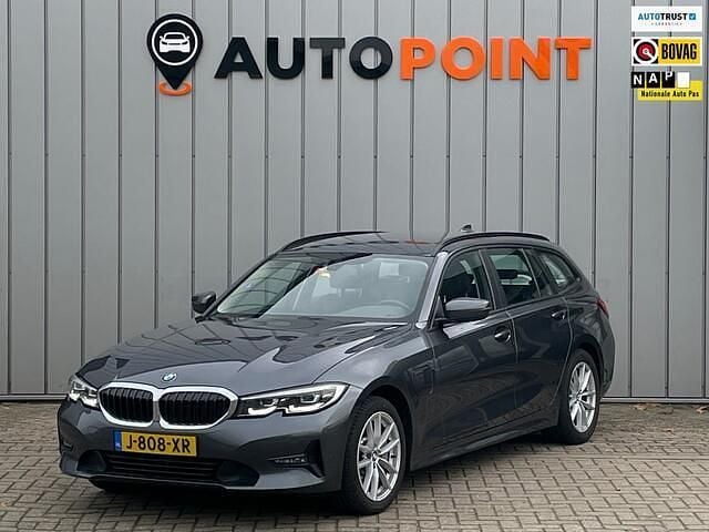 Grijs Gebruikt 2020 BMW 330 Stationwagen | € 21.495 (Goede deal) - Afbeelding 1/4