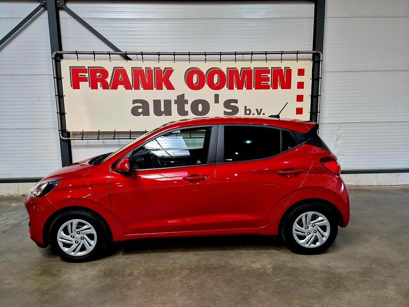 Occasion Hyundai i10 Comfort 67 PK (49 kW) 2023 Rood Hatchback
