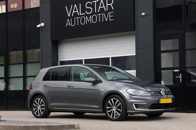 Grijs Gebruikt 2019 VW e-Golf Hatchback | € 14.750 (Iets duurder) - Afbeelding 1/3