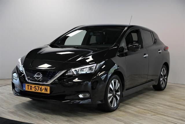 Zwart, metallic lak Gebruikt 2018 Nissan Leaf Tekna Hatchback | € 19.950 - Afbeelding 1/4