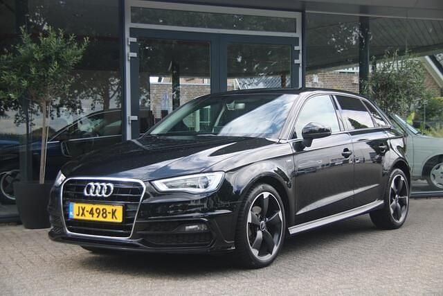Zwart Gebruikt 2016 Audi A3 Sportback S-Line Hatchback | € 14.990 (Eerlijke prijs) - Afbeelding 1/4