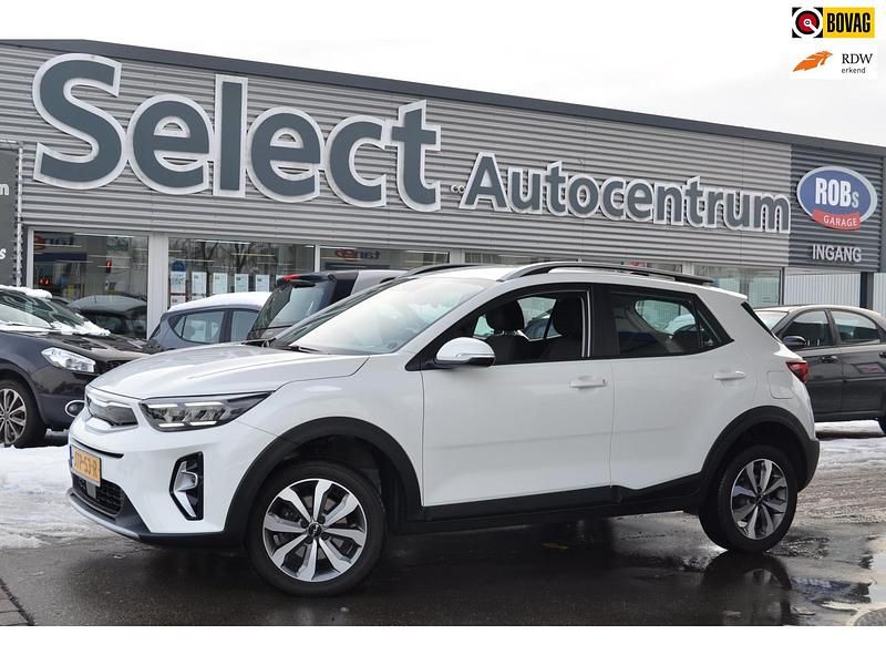 Wit Occasion 2024 Kia Stonic GT SUV | € 22.900 (Eerlijke prijs) - Afbeelding 1/3