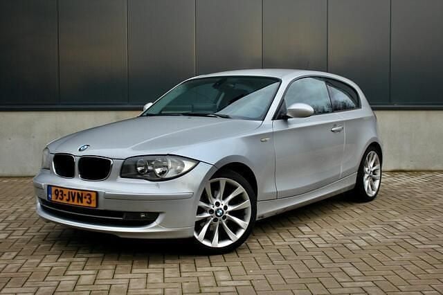 Grijs Occasion 2009 BMW 118 M Sport Hatchback | € 3.690 (Goede deal) - Afbeelding 1/4