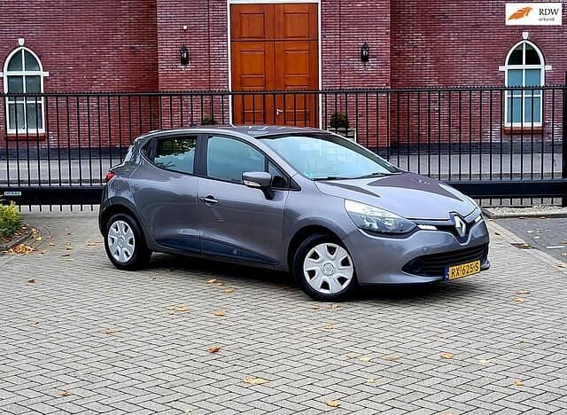 Grijs Gebruikt 2013 Renault Clio IV Hatchback | € 4.250 (Eerlijke prijs) - Afbeelding 1/4
