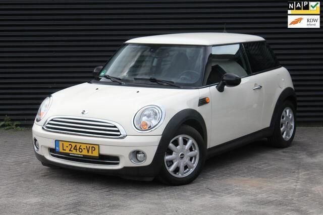 Wit Gebruikt 2009 Mini ONE Hatchback | € 2.999 (Super prijs) - Afbeelding 1/4