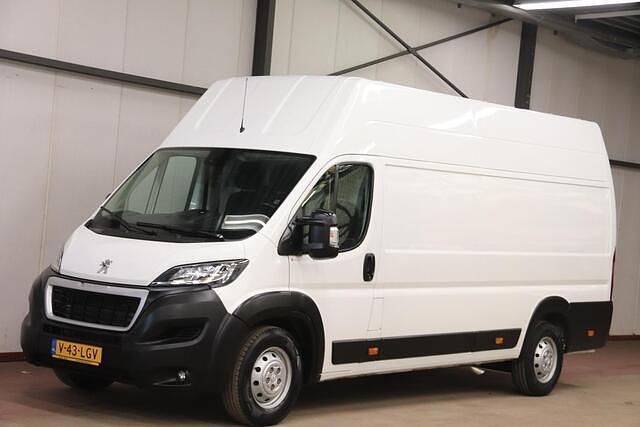 Wit Occasion 2020 Peugeot Boxer Van | € 19.900 (Iets duurder) - Afbeelding 1/4