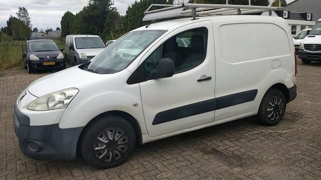 Wit Gebruikt 2011 Peugeot Partner MPV | € 950 (Super prijs) - Afbeelding 1/4
