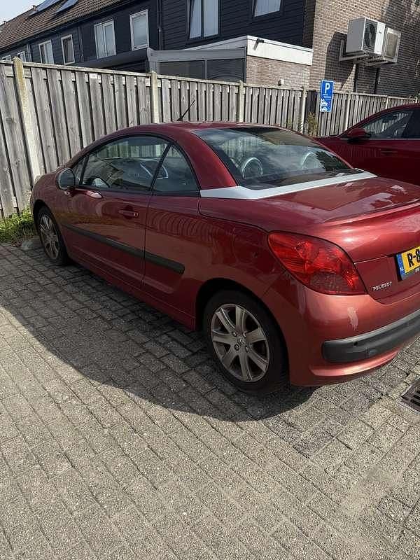 Rood Gebruikt 2007 Peugeot 207 CC Sport Cabriolet | € 1.000 (Super prijs) - Afbeelding 1/4