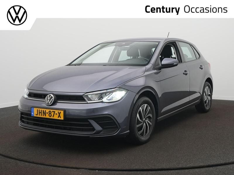 Grijs Gebruikt 2022 VW Polo Life Hatchback | € 17.900 (Goede deal) - Afbeelding 1/4